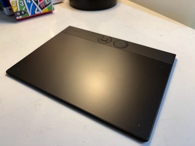 Wacom Intuos Pro Small, used