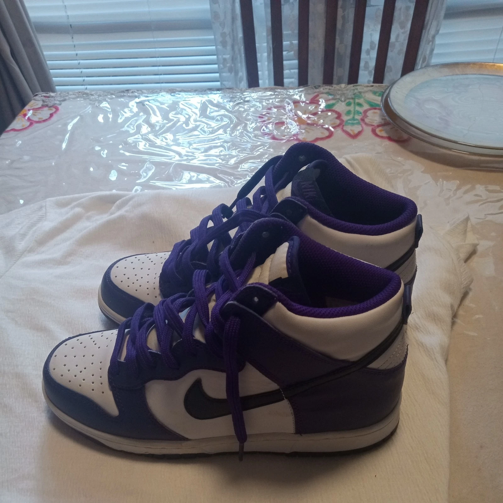 Size 7 - Nike Gato Chicago - IB8509-100