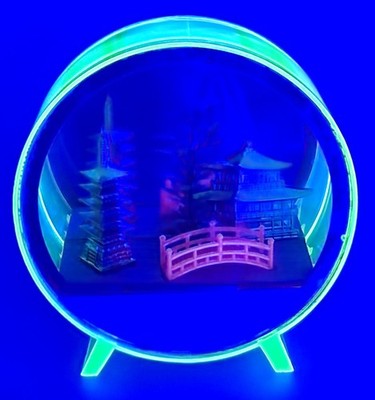 VTG Japanese Psychedelic Lucite Diorama Scene MCM Black Light Reactive Groovy