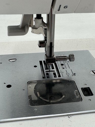 Singer Quantum Stylist 9960 Computerized Sewing Machine - Picture 22 of 24
