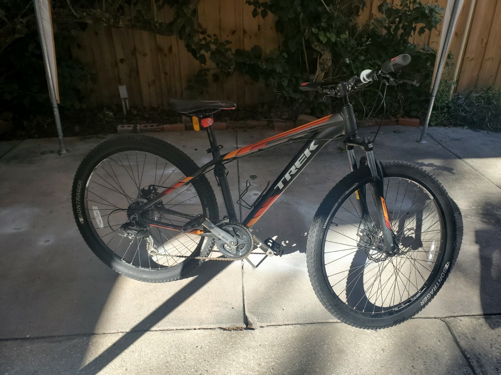 2016 Trek Marlin 5 Medium 29" Hardtail Mountain Bicycle