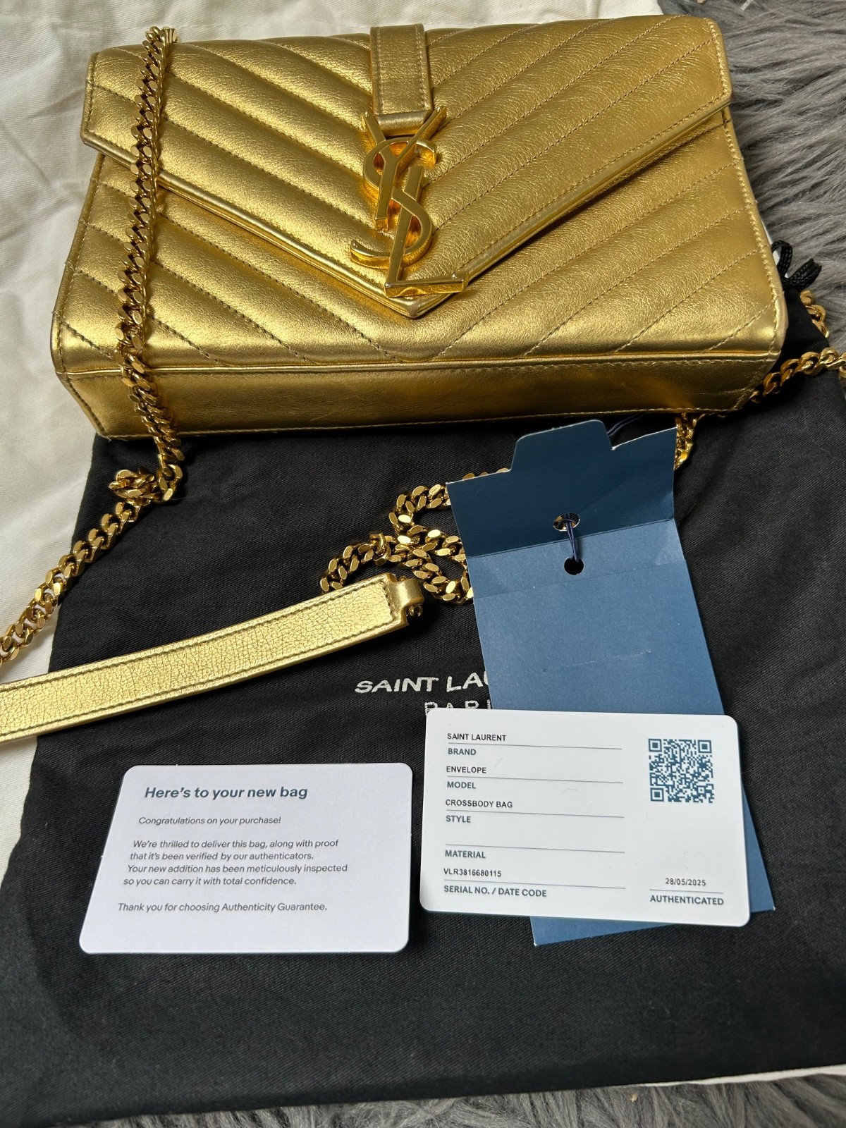 Saint Laurent Cassandre Envelope Crossbody bag - metallic gold