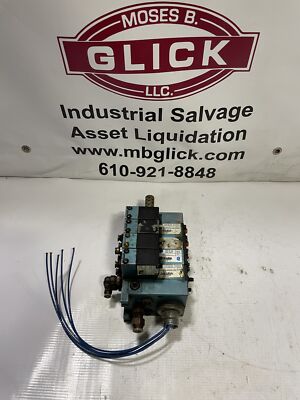 MAC 811C-PM-501DA-162 4 Valve Solenoid Valve Manifold 4 Way 2 Position 24V