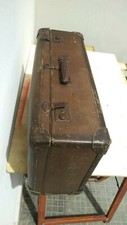 Antica valigia marrone metallo lamiera d'epoca vetrine negozi 65x22 baule
