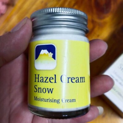 1 x 50g Fuji Hazel Cream Snow Moisturising Cream Extracts from