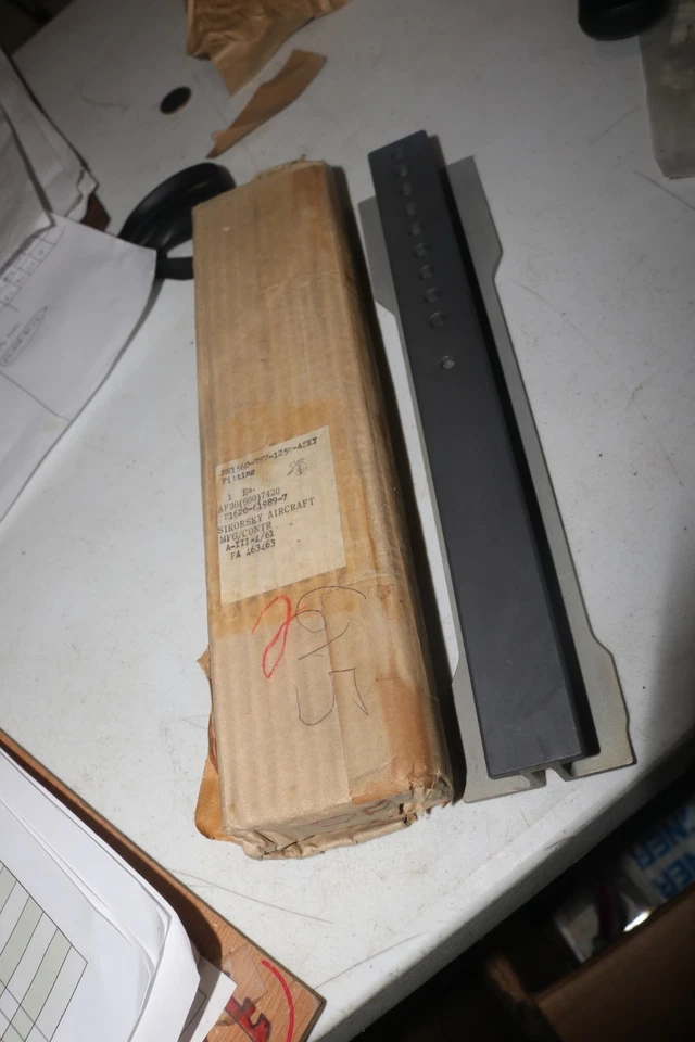 Nuevo de Lote Antiguo Sikorsky S-61 H-3 Helicóptero P/N S6120-61989-7 Foto 3 de 4