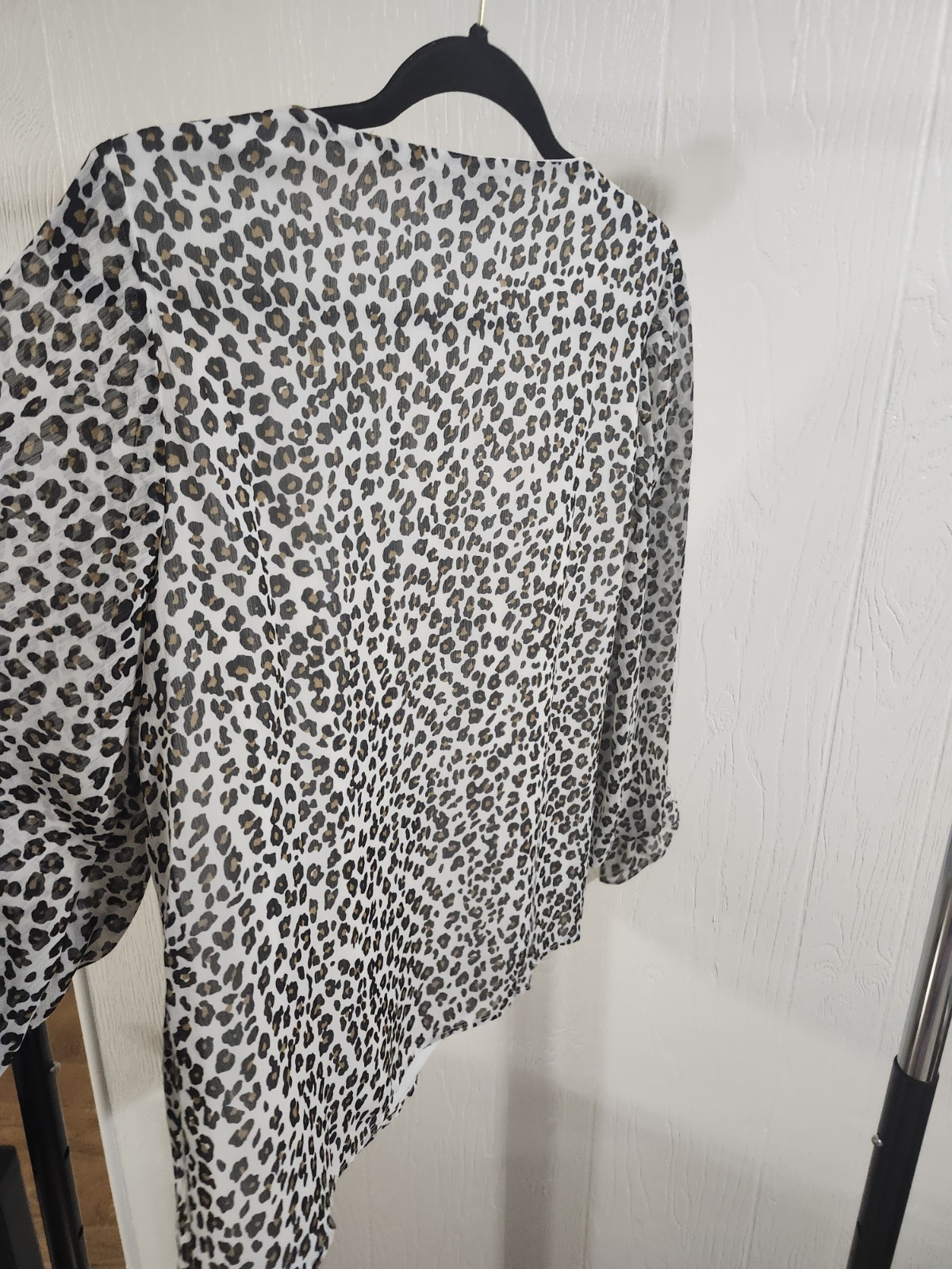 Animal Print Blouse 1 State M White Leopard Print Medium V Neck Blouse 