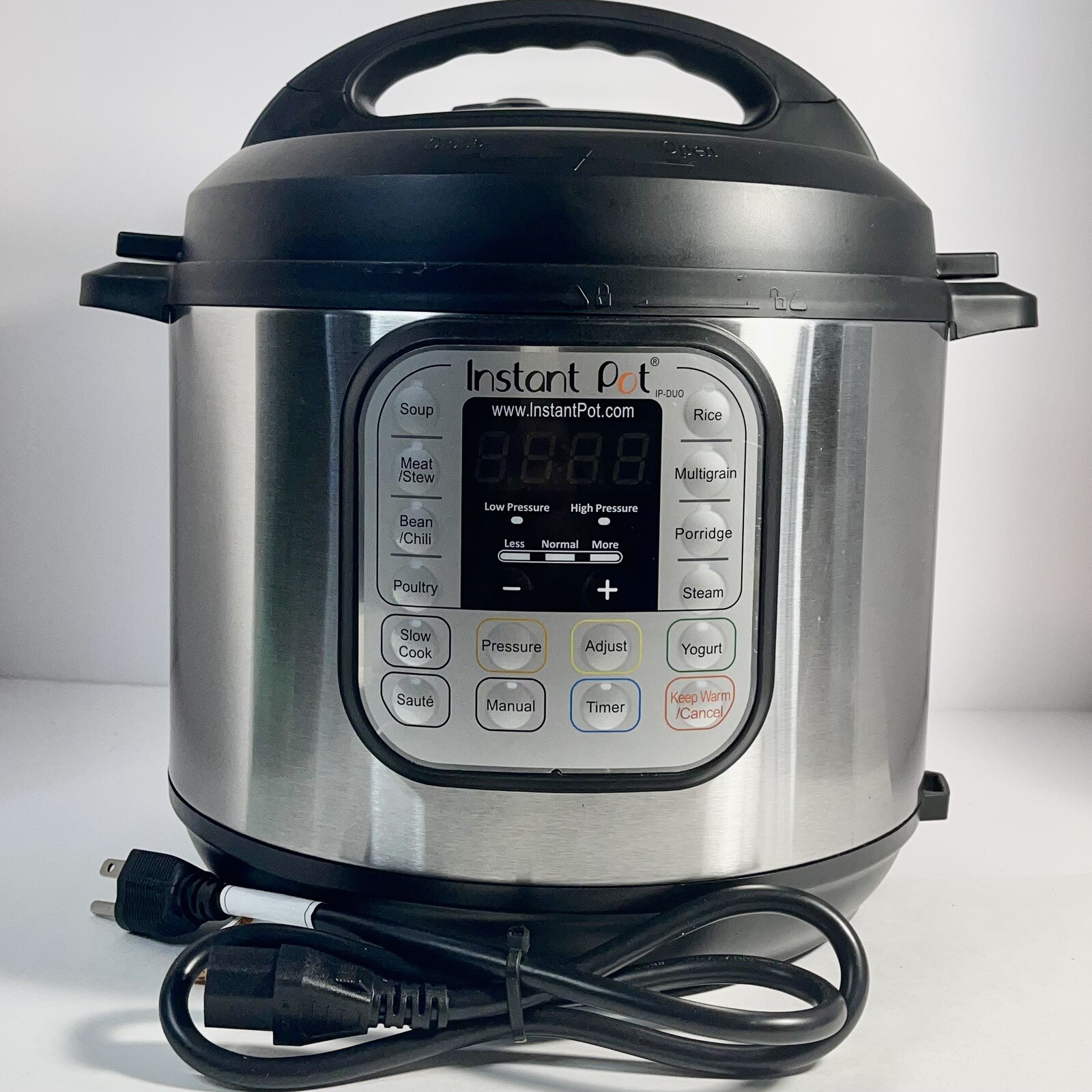 Instant Pot DUO60 V3 6 QT Programmable Pressure Cooker - Complete- Never Used--image
