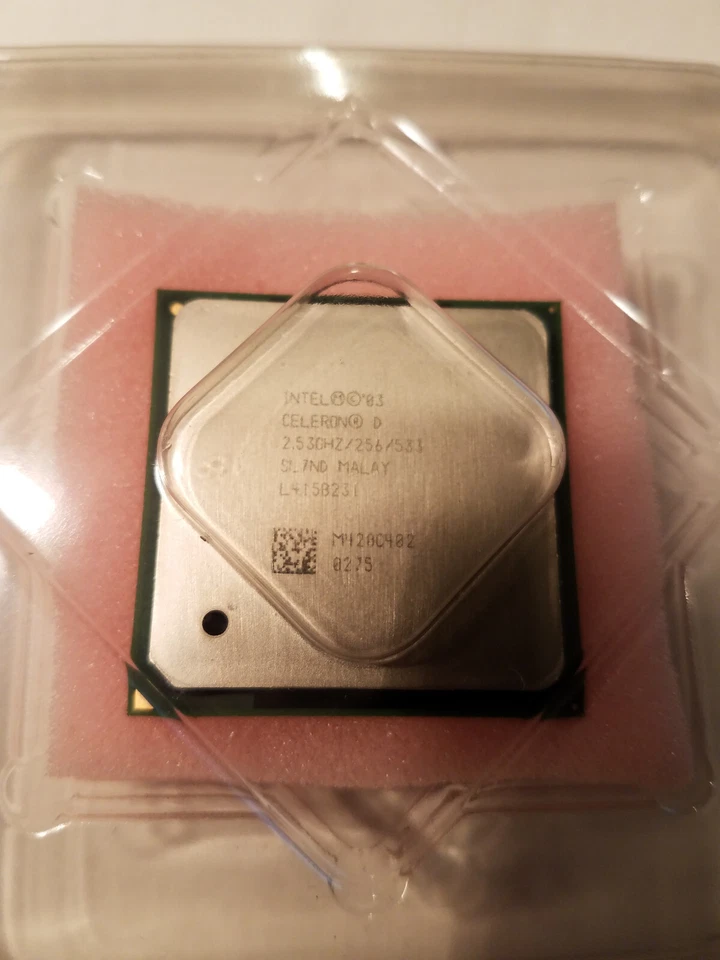 Intel Celeron D 325 256 KB L2 Cache FSB 533 MHz 2.53 GHz Socket 478 CPU  SL7ND - Image 2 of 3