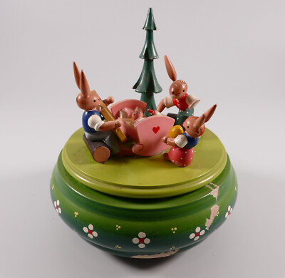 Spieluhr mit Figurenumlauf Ostern Wiegenlied F. Schubert EsCo Reuge Erzgebirge