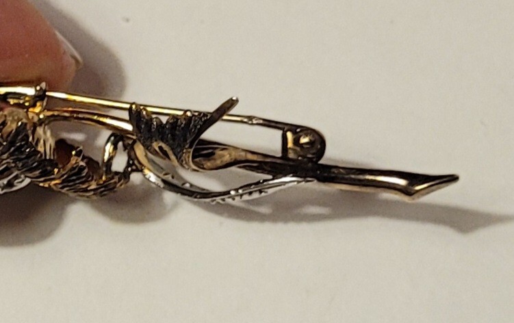 Ravissant collier plastron pendentif une brassée de fleurs roses - Un
