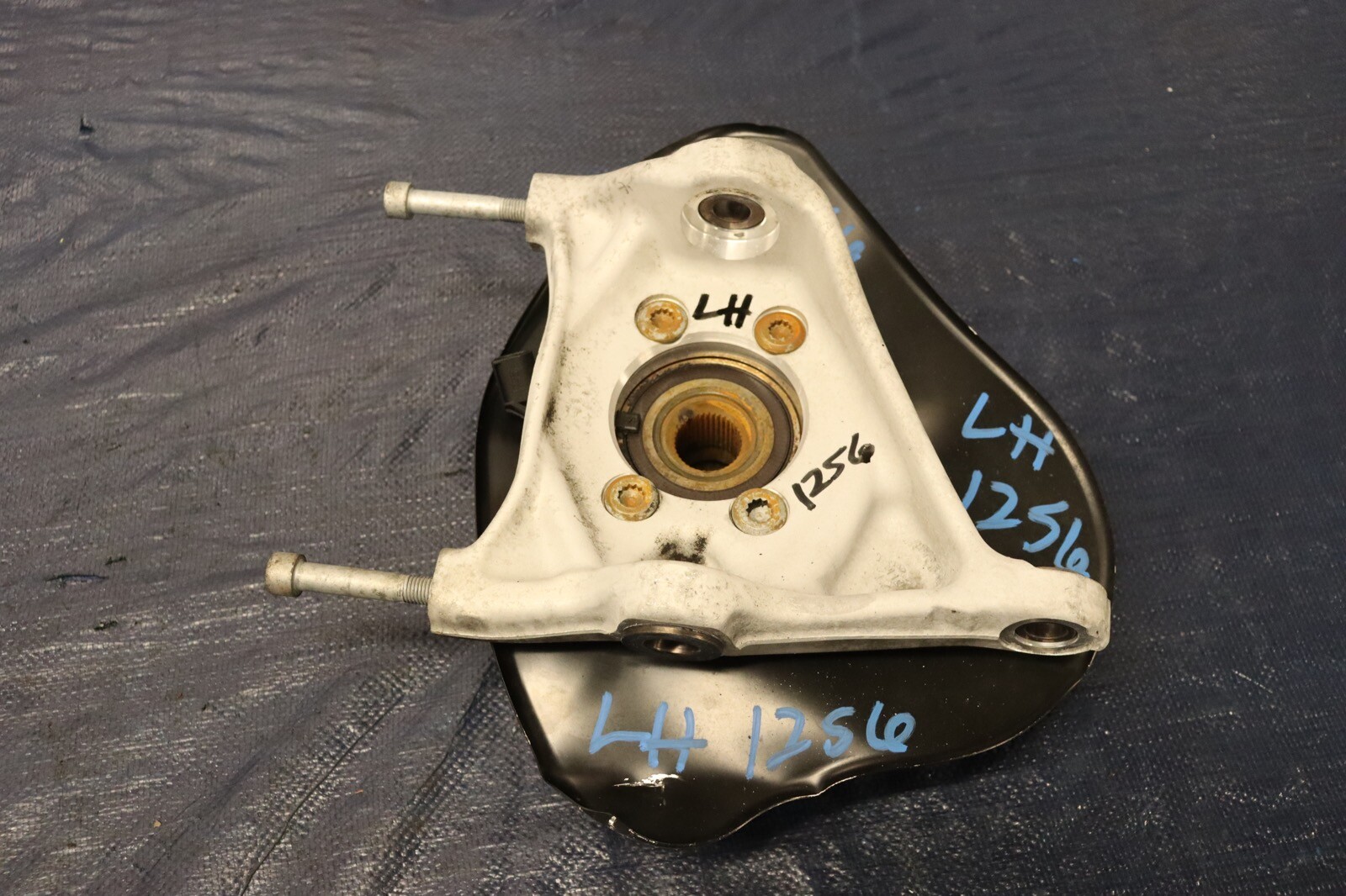 2012 AUDI R8 5.2 QUATTRO SPYDER V10 OEM LH DRIVER FRONT SPINDLE & ARMS #1256