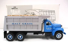 FIRST GEAR - TRU-BLU BEER - 1960 MACK B-61 B-MODEL TANDEM AXLE DUMP TRUCK 1/34