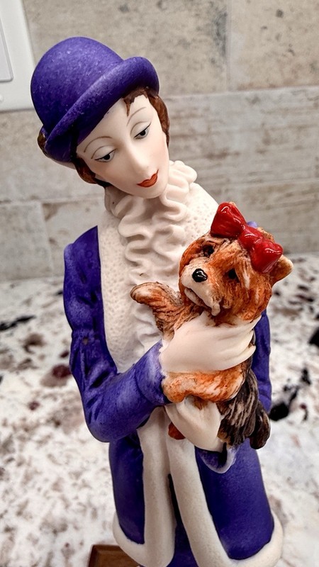 Lady With Dog  0421C Sculpture Figurine by Giuseppe Armani 1987  10”