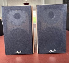 GALE 30 Series 3010S Bookshelf Speakers in Beech