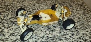 #2 Vintage Associated 1:10 Buggy Gold Pan A Stamp AE Wheels. Great Condition