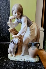 LLADRO "CARESS AND REST" GIRL PETTING DOG  PORCELAIN FIGURINE 1971-74 #1246 MINT