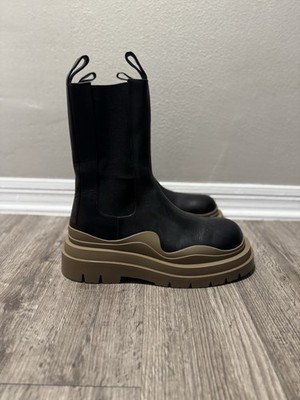 Bottega Veneta Black And Taupe Tire Chelsea Boots Brand New Original $1450