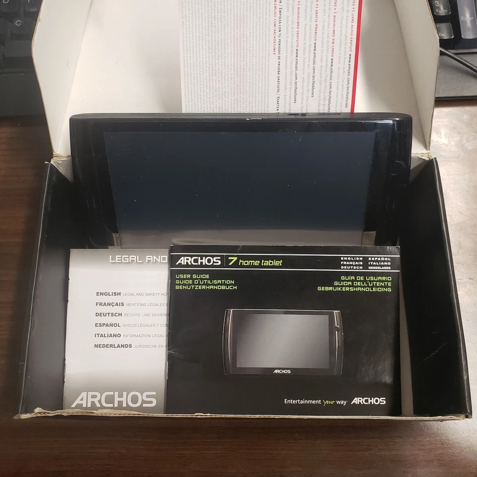 Archos 7 8GB Home Tablet with Android (Black) - Image 3 of 4