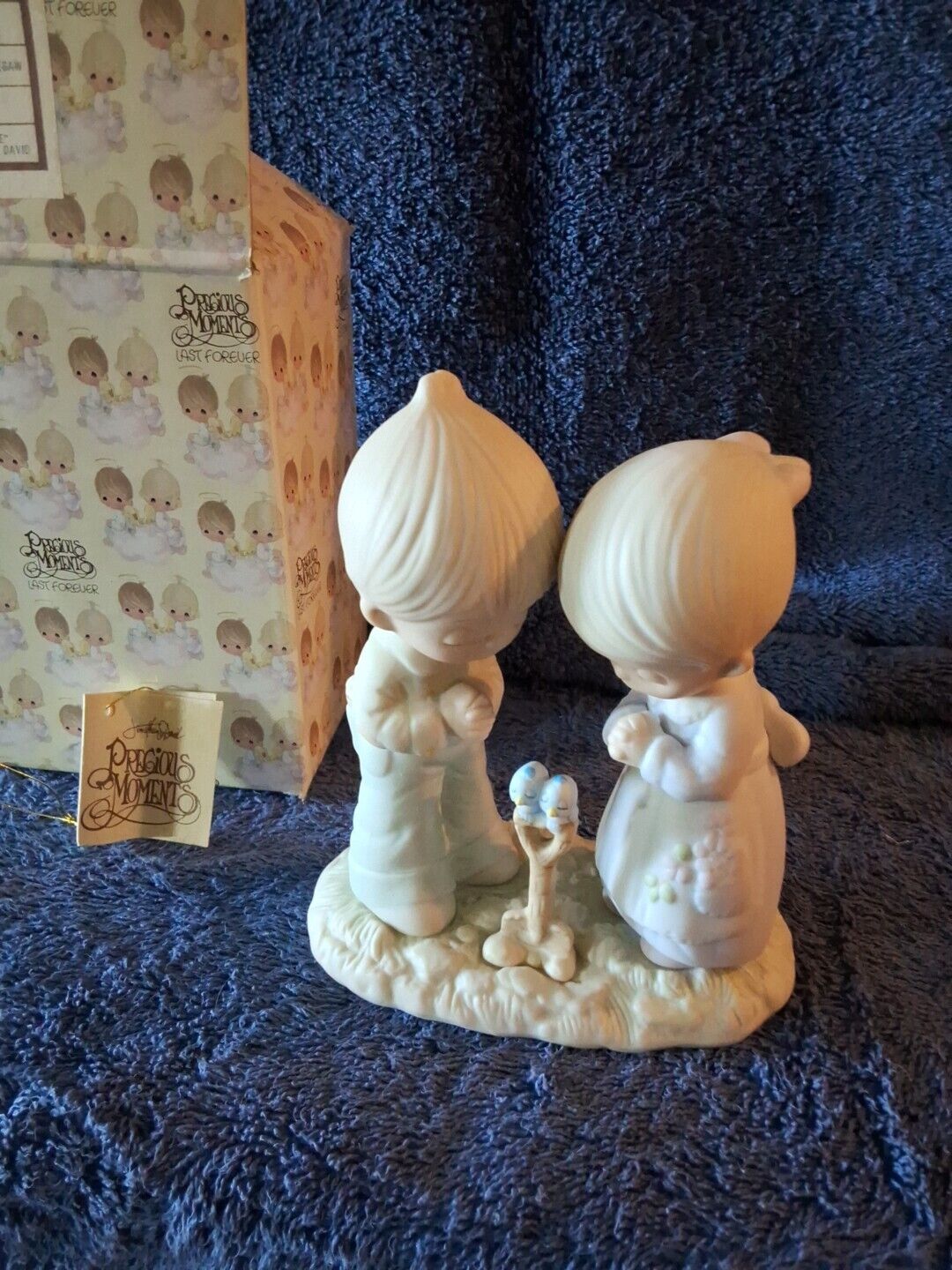 Precious Moments Figurine “Prayer Changes Things” 1976
