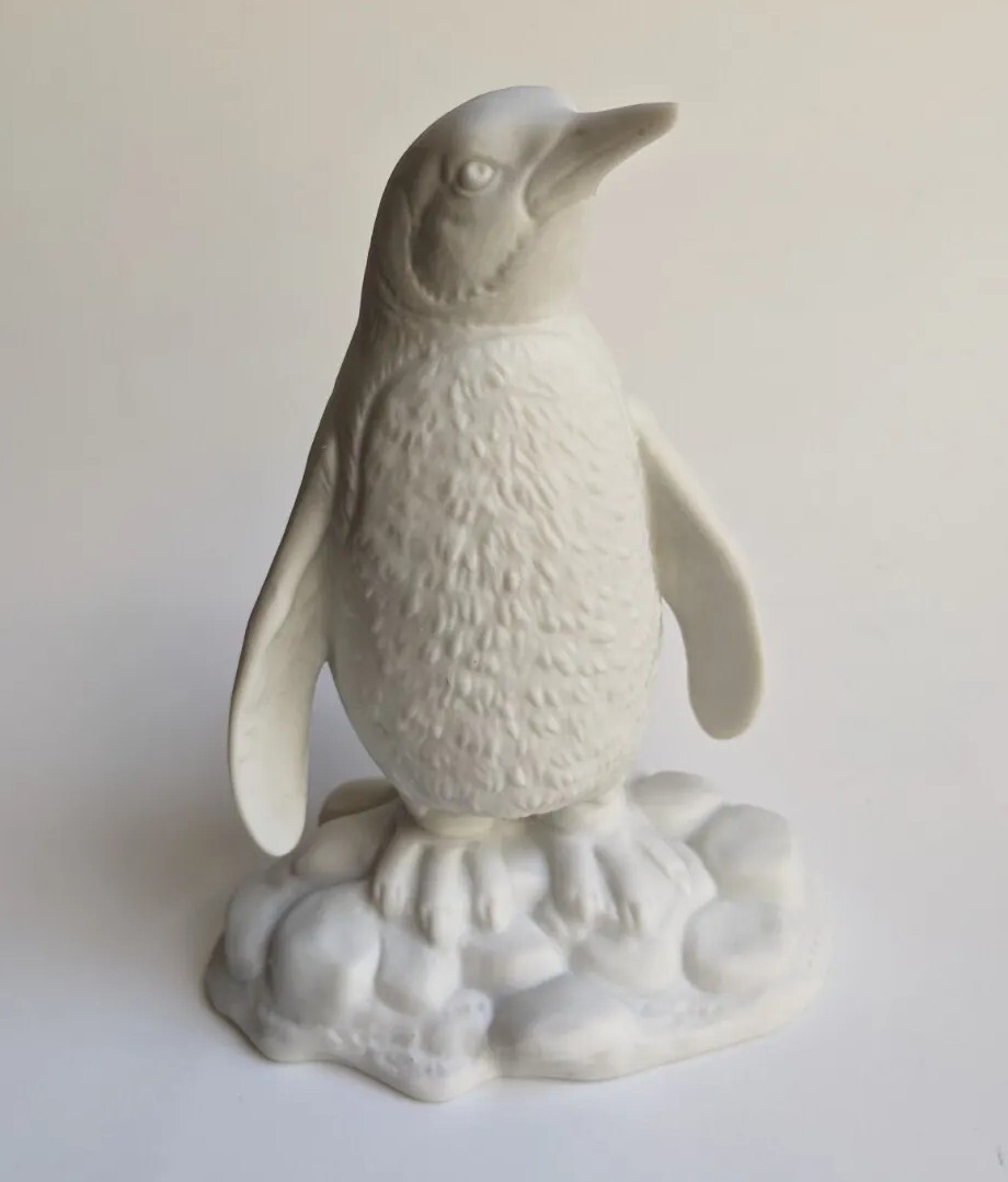 ＊＊あっくまん＊＊ Vintage 1974 Aldon Japan White Bisque Porcelain 6' Penguin