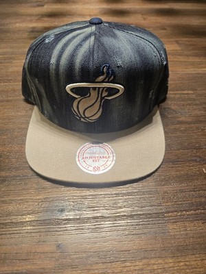 Miami Heat Mitchell & Ness Torn Denim Snapback Hat NWT! RARE!!!