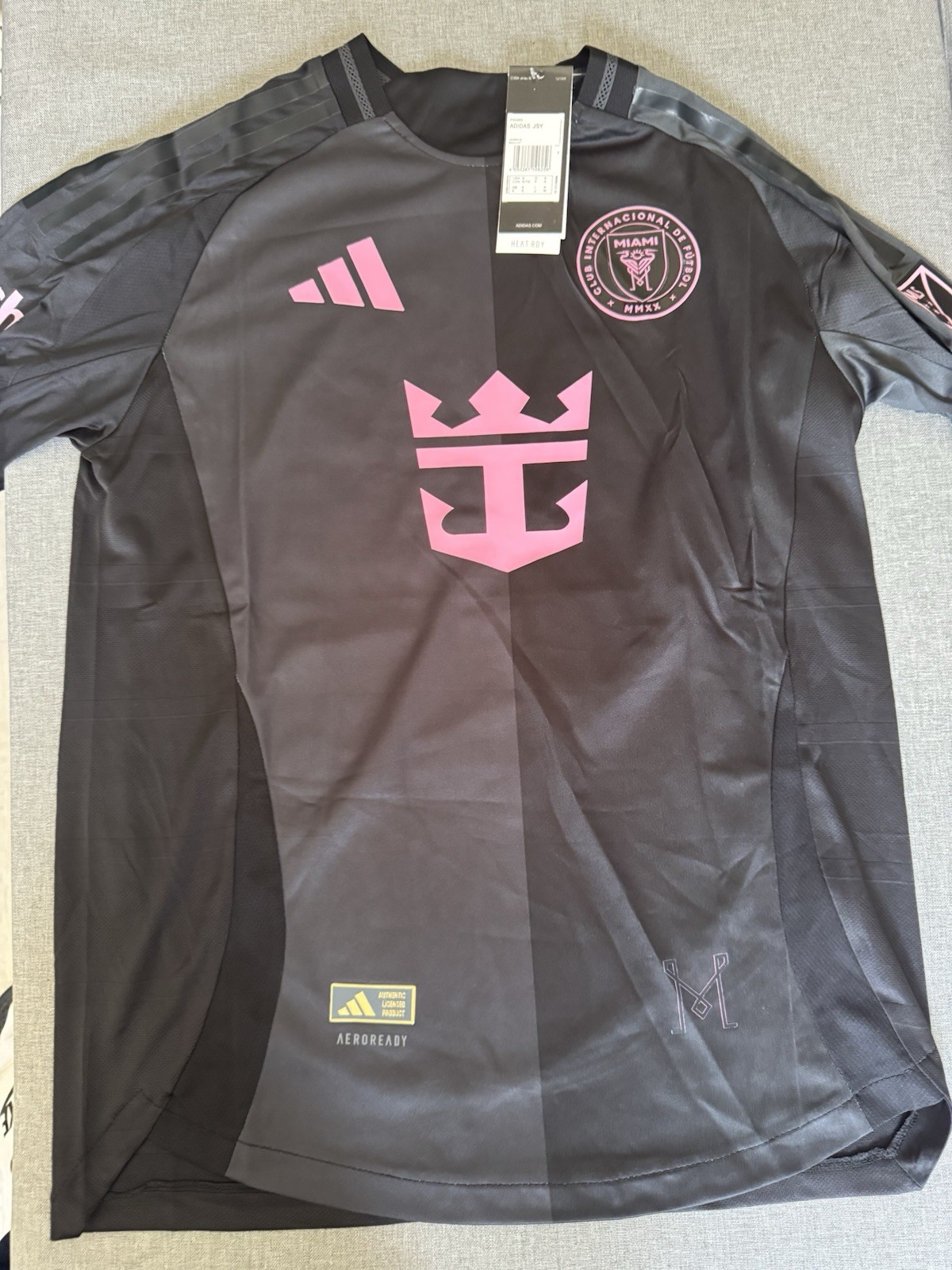 Maillot football rouge manches courtes vêtement sport léger taille L