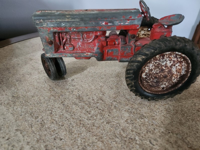 Vintage 1960's Tru-Scale Red Harvest Tractor 1:16 Scale Steel USA Farm Toy