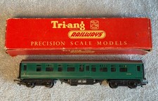 TRI-ANG R.221 OO GAUGE S.R Mainline Composite  Coach Excellent Boxed Condition 