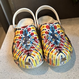 grateful dead crocs size 10