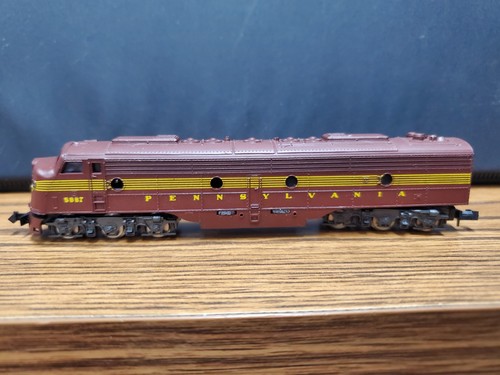 Locomotora Atlas escala N EMD E8 Pennsylvania PRR #5687 (no funciona) | Condition: For parts or not working