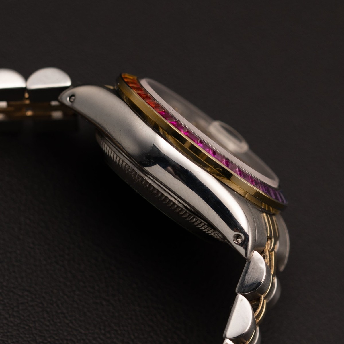 ポ*ョ様 ミルクラスタル スティック 3 Rolex Datejust 69173 Rainbow Bezel Watch 26mm Mother of Pearl Dial