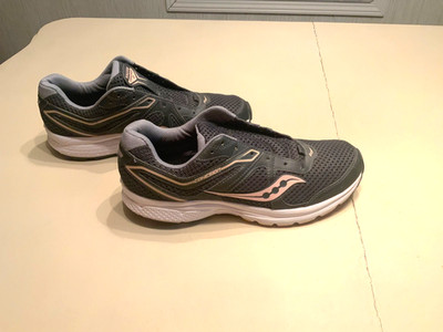 Saucony Grid Cohesion 11 Women's Pre-Worn Size 11 Excellent Condition