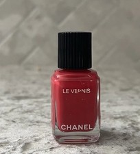 Chanel Le Vernis Nail Polish in 885 Anthurium. NWOB