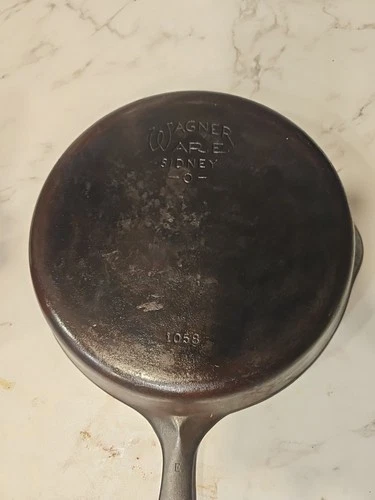 Vintage Wagner Ware Sidney -0- 1058 #8 Cast Iron Skillet Frying Pan Double Spout