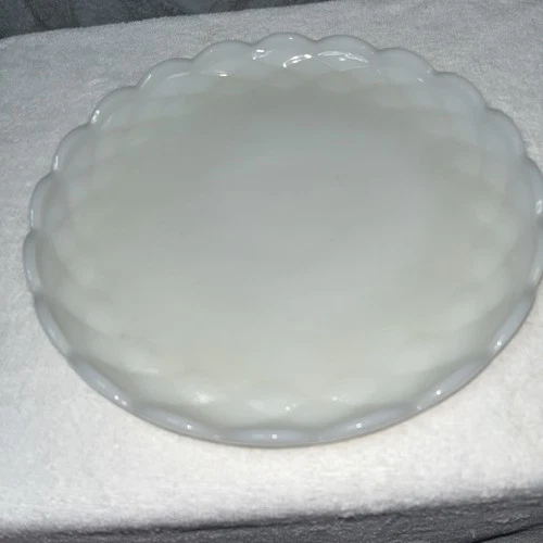 Vintage ANCHOR HOCKING Colonial Scalloped Quilted Diamond Milk Glass Platter
