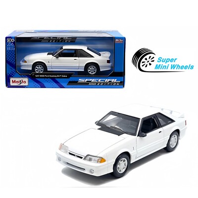 Maisto 1:24 1993 Ford Mustang SVT Cobra   White   Mijo Exclusives