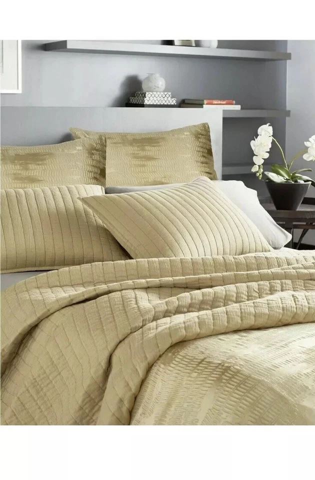 New!Donna Karan Vapor Dusk F/Queen Duvet Cover,4Shams, Flat Sheet+Quilt Coverlet - Image 3 of 4