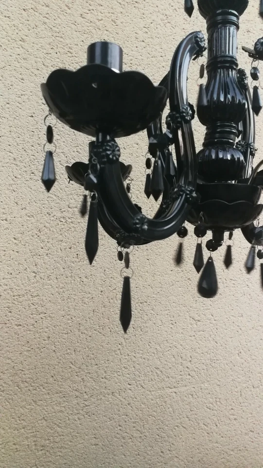 Lampe à suspension type lustre noir en plastique - Photo 2/4