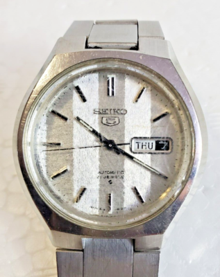 Vintage Seiko 5 21 jewels Automatic 6119 8550 Watch Silver Dial