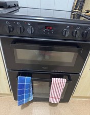 Bush Electric Oven And 4 Ring Hob Cooker. Colour Black. Good Working Order.Used