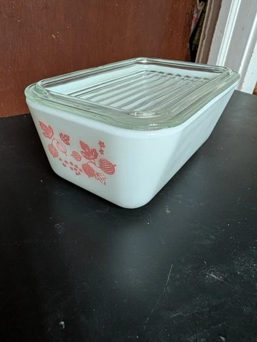 Vintage Pyrex Pink Gooseberry 1.5 Pint 0502 Refrigerator Dish w/Lid 502-C