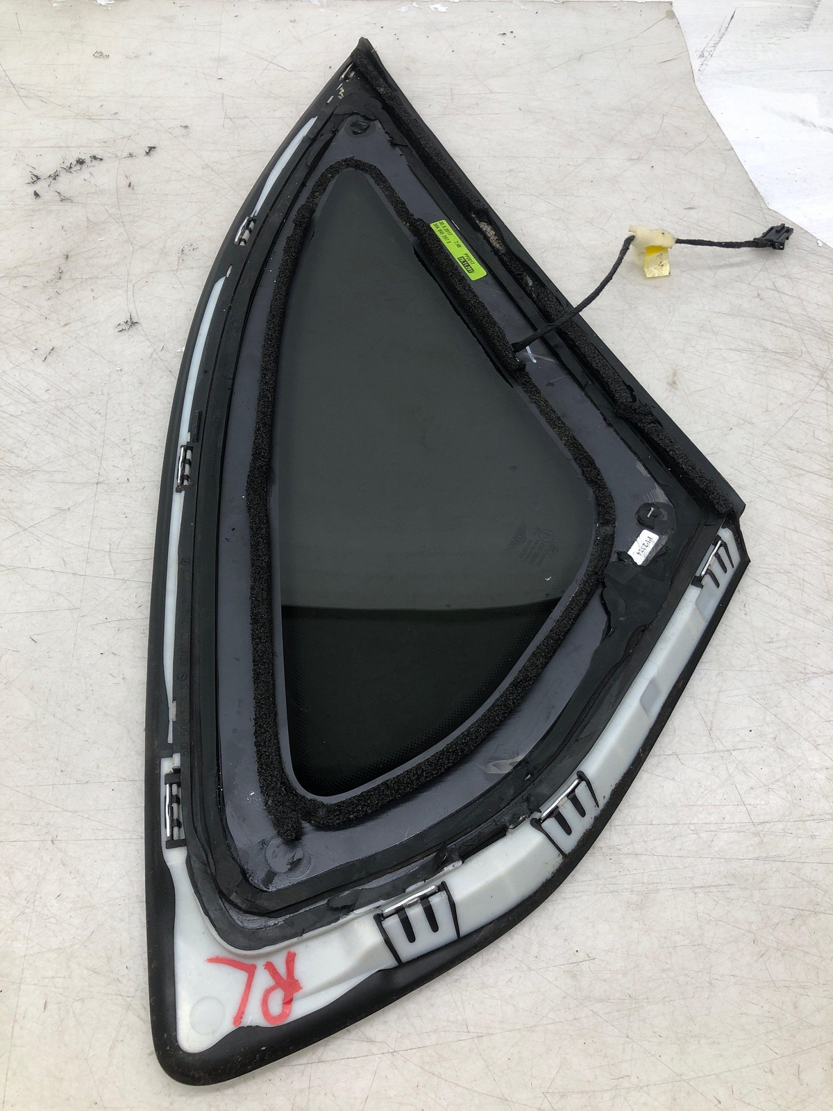 2016-2020 BENTLEY BENTAYGA REAR LEFT DRIVER SIDE QUARTER GLASS WINDOW 36A845297S