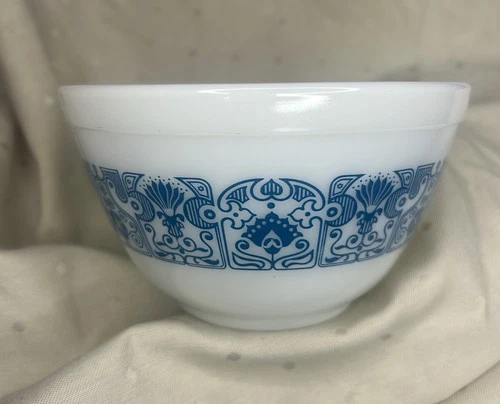 PYREX Vintage Blue Horizon #410 Mixing Bowl 1.5 Pint Ovenware USA Nesting Bowl