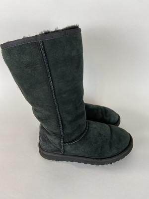 black ugg boots size 3