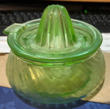 GREEN GLASS JUICER WITH BOTTOM--SPOUT-SLAT DRAIN----VINTAGE 5 1/2" X 5 1/2" X 3"
