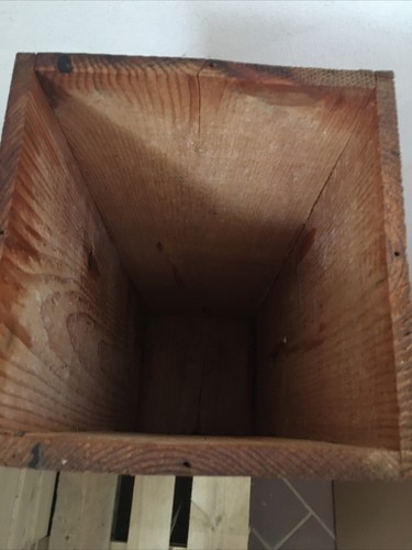 CASSETTA LEGNO BERSANO BAROLO PINTA PRENAPOLEONICA H.50 cm-L.18 cm. - Foto 6 di 9