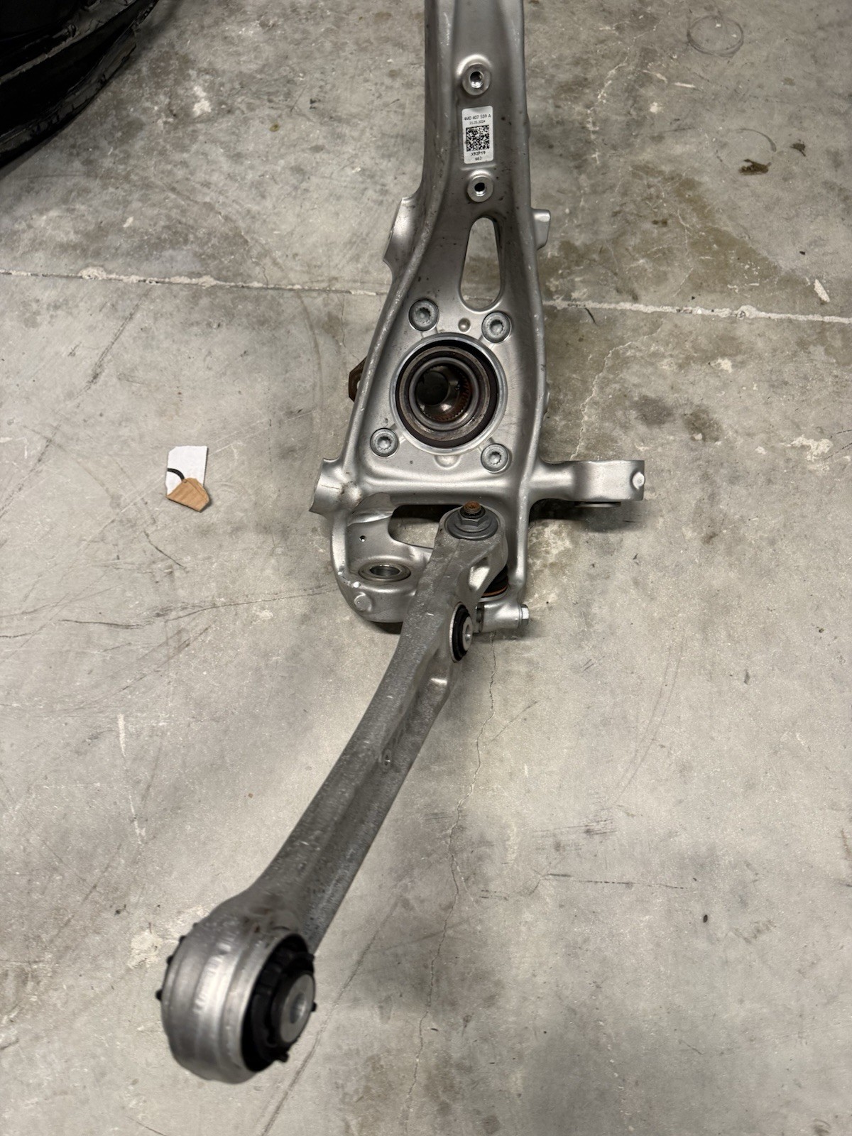 Lamborghini Urus Front Left Hub Knuckle Spindle