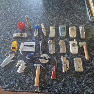 Job Lot 21 lighters