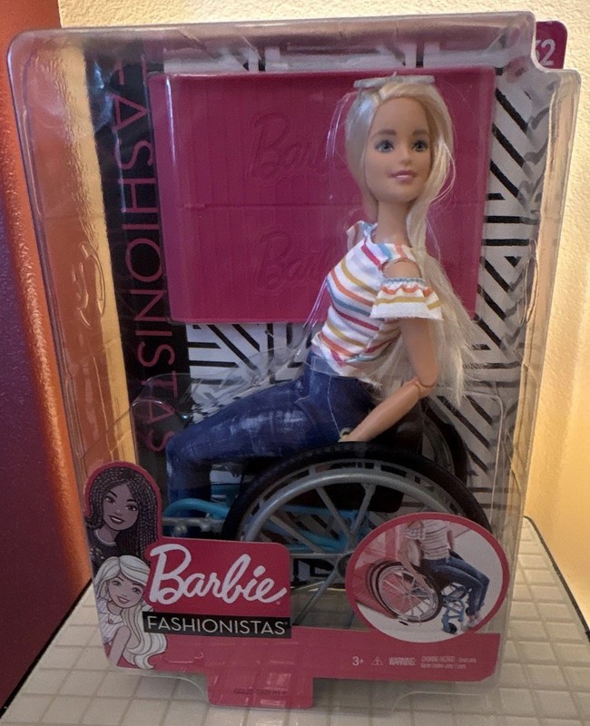2018 Barbie Fashionistas 12in Doll Blonde Hair Blue Eyes w/ Wheelchair GGL22